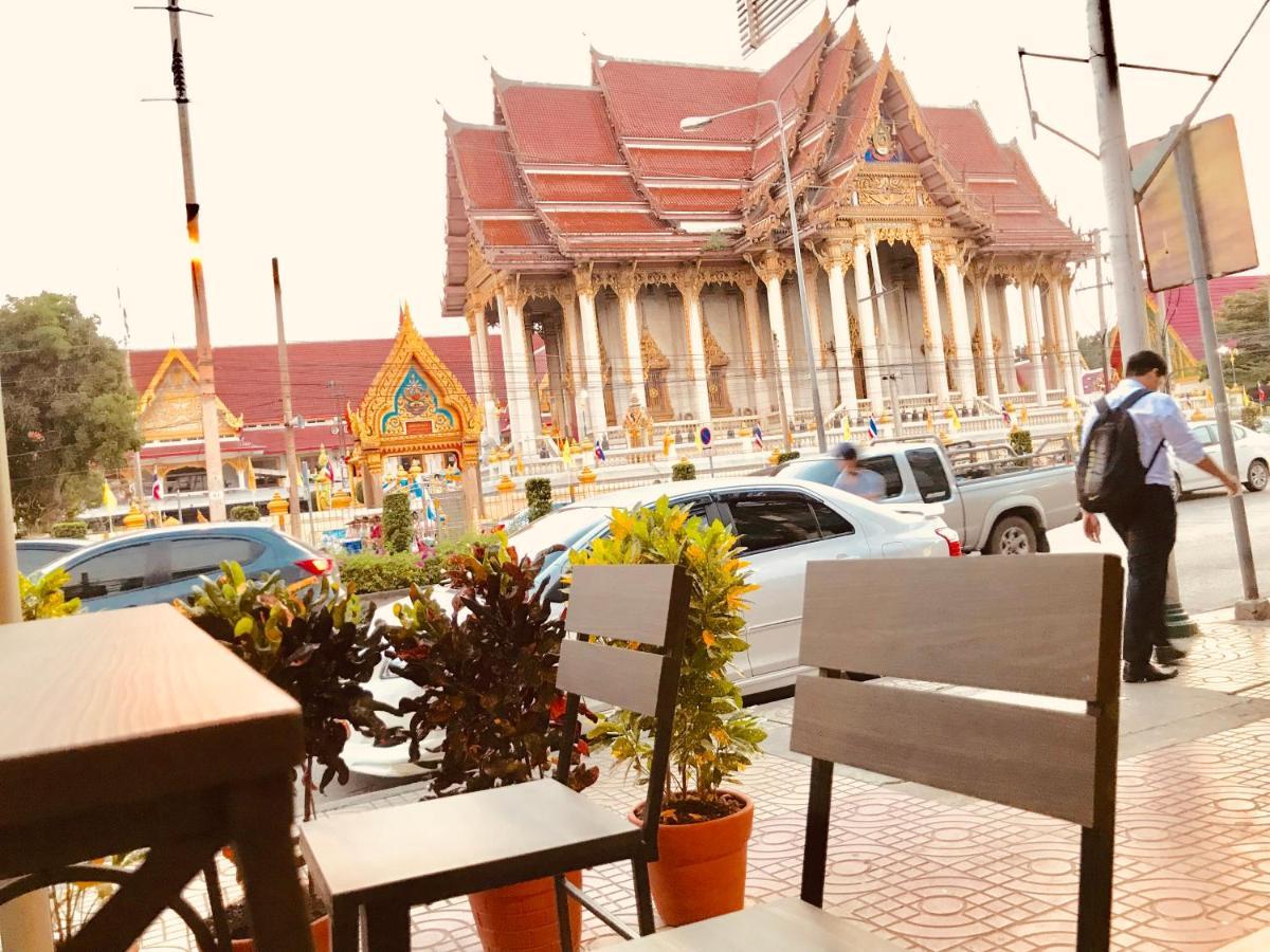 Dragon XIV Hostel Bangkok Ngoại thất bức ảnh