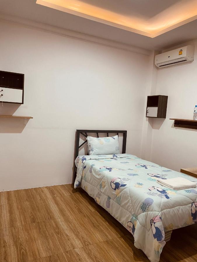 Dragon XIV Hostel Bangkok Ngoại thất bức ảnh