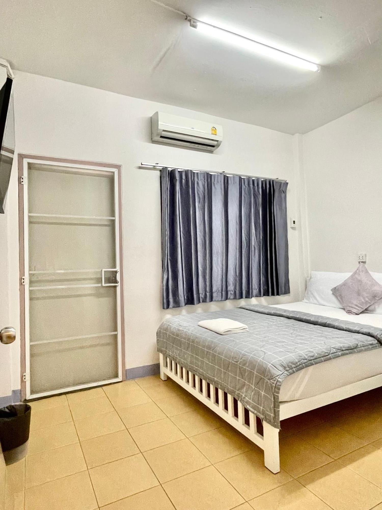 Dragon XIV Hostel Bangkok Ngoại thất bức ảnh