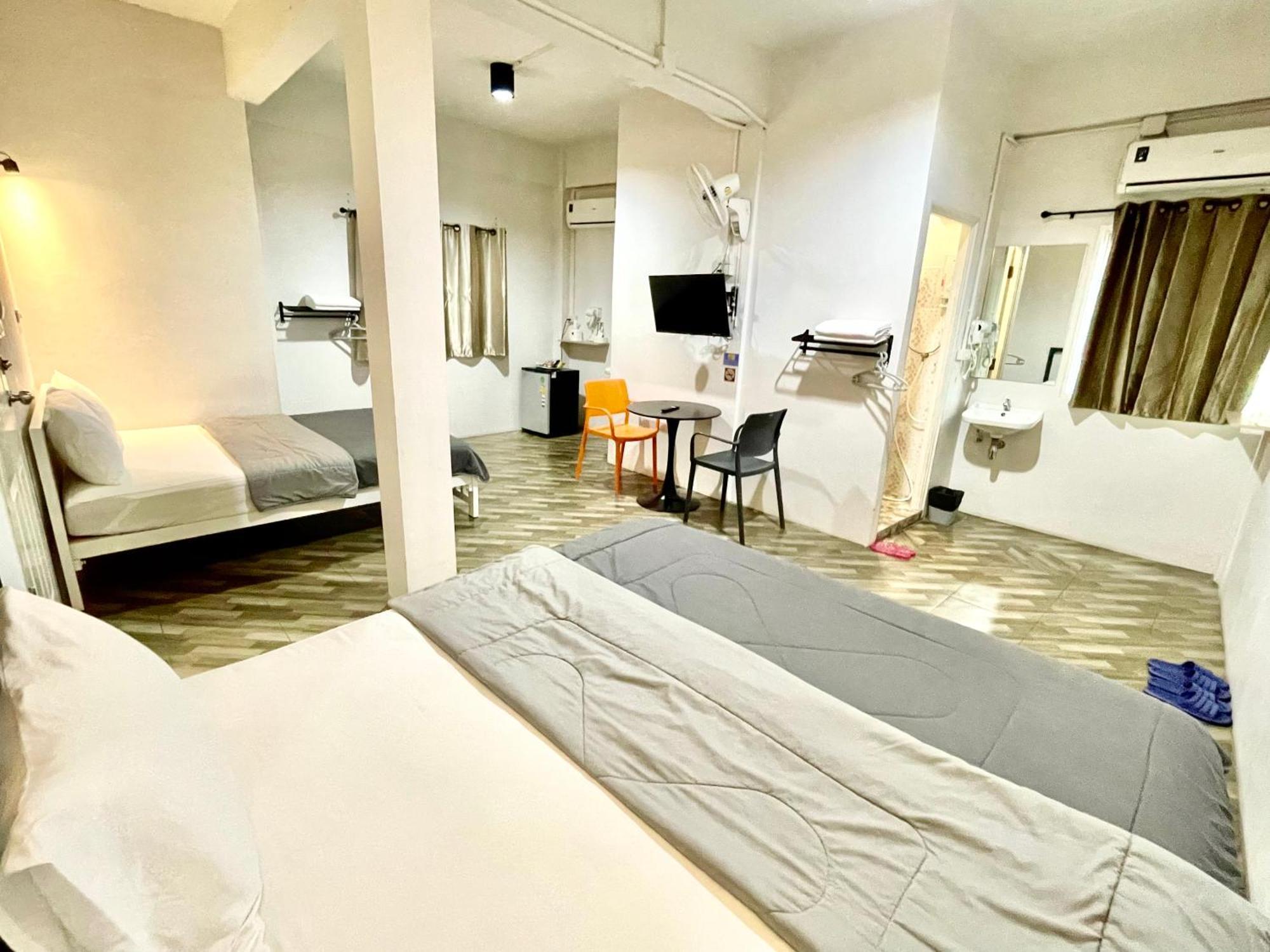 Dragon XIV Hostel Bangkok Ngoại thất bức ảnh